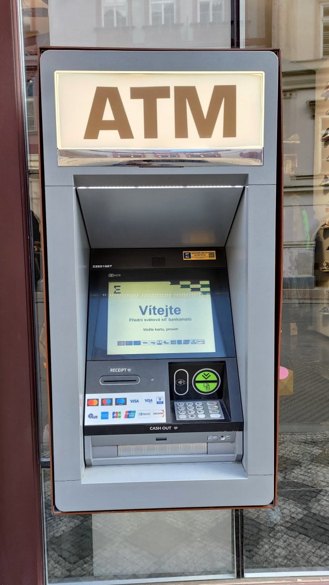 ATM Euronetu na ulici Havelská 522/6, Praha 1. (01. 04. 2026)