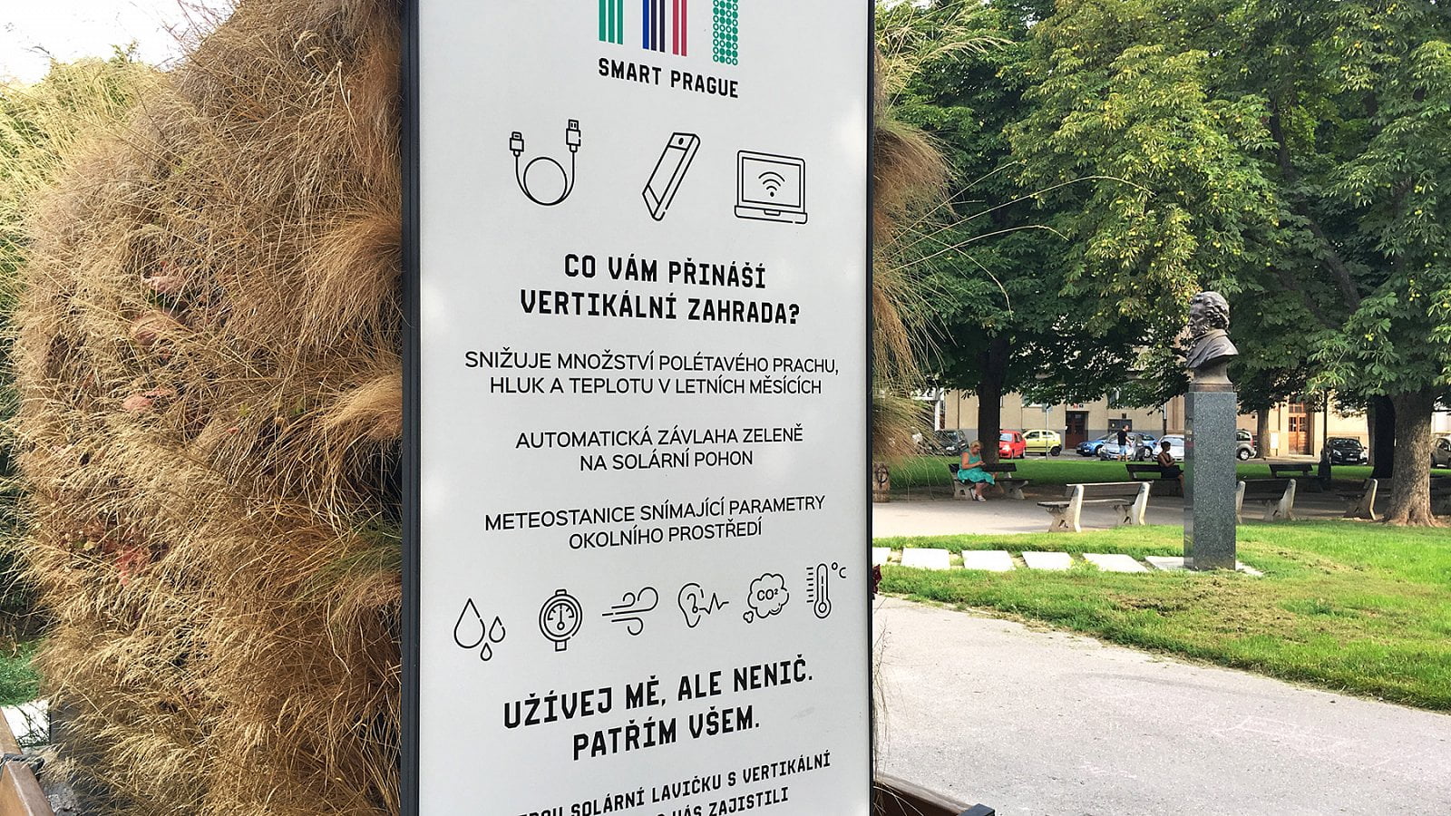 Současný stav lavičky (29. 8. 2019)