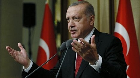 Náhledový obrázek - Turecko otevře hranice a pustí uprchlíky do Evropy, pohrozil znovu Erdogan