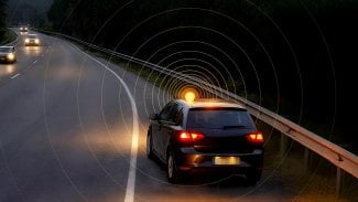 Náhledový obrázek - Spolu s příchodem nového roku v části Evropy definitivně skončil výstražný trojúhelník. Výstražný maják je teď povinný