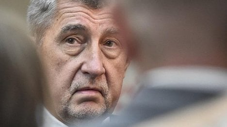 Náhledový obrázek - Babiš stáhl žalobu na bývalého člena StB Sarkocyho