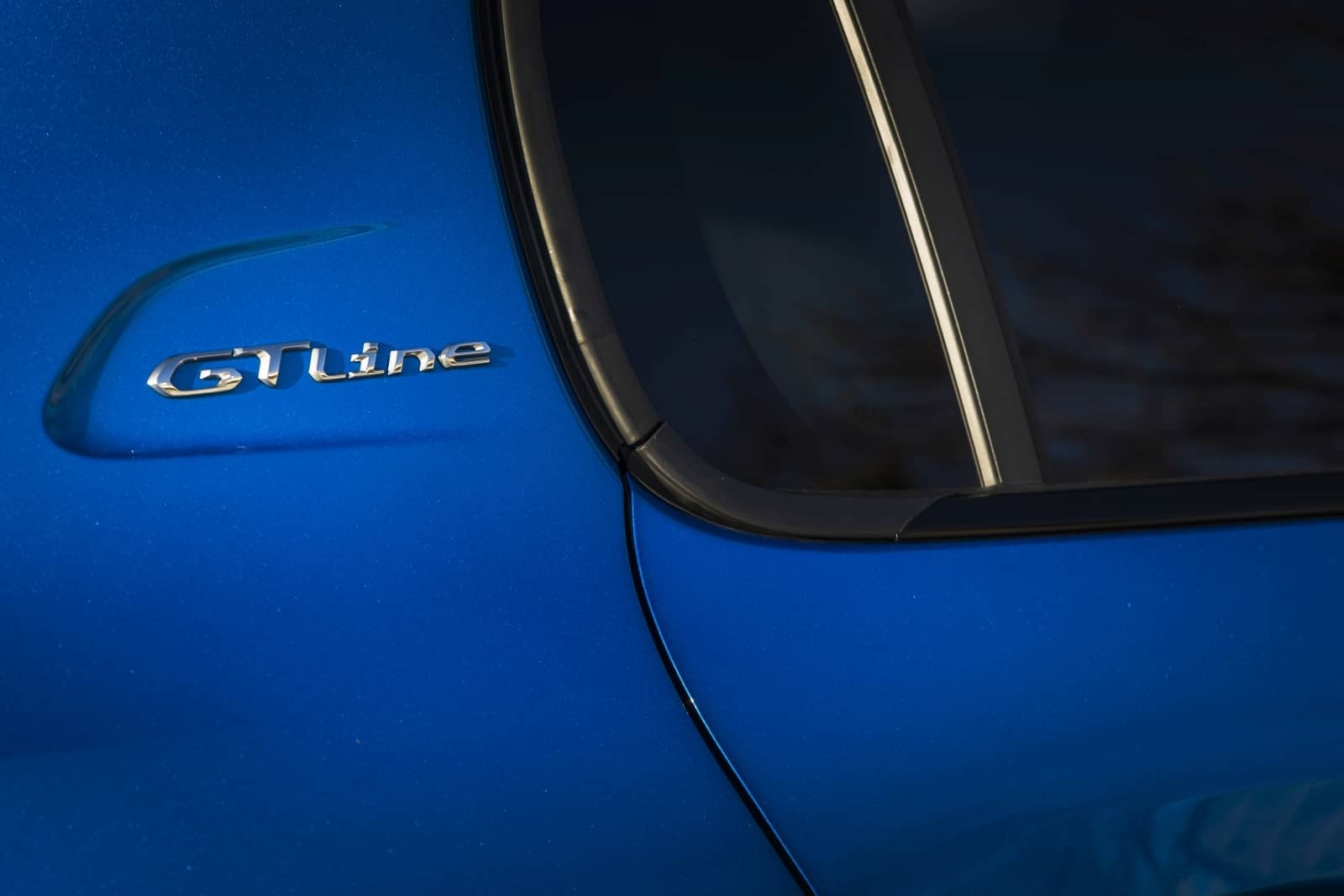 2020-01-Peugeot208043.jpg