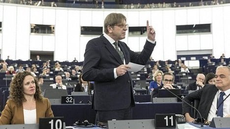 Náhledový obrázek - Obyvatelé EU jako občané druhé kategorie? Europarlament kritizuje britský plán