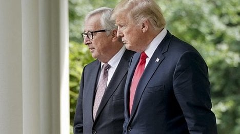 Náhledový obrázek - Trump jednal s Junckerem. USA a EU chtějí nulová cla na průmyslové zboží