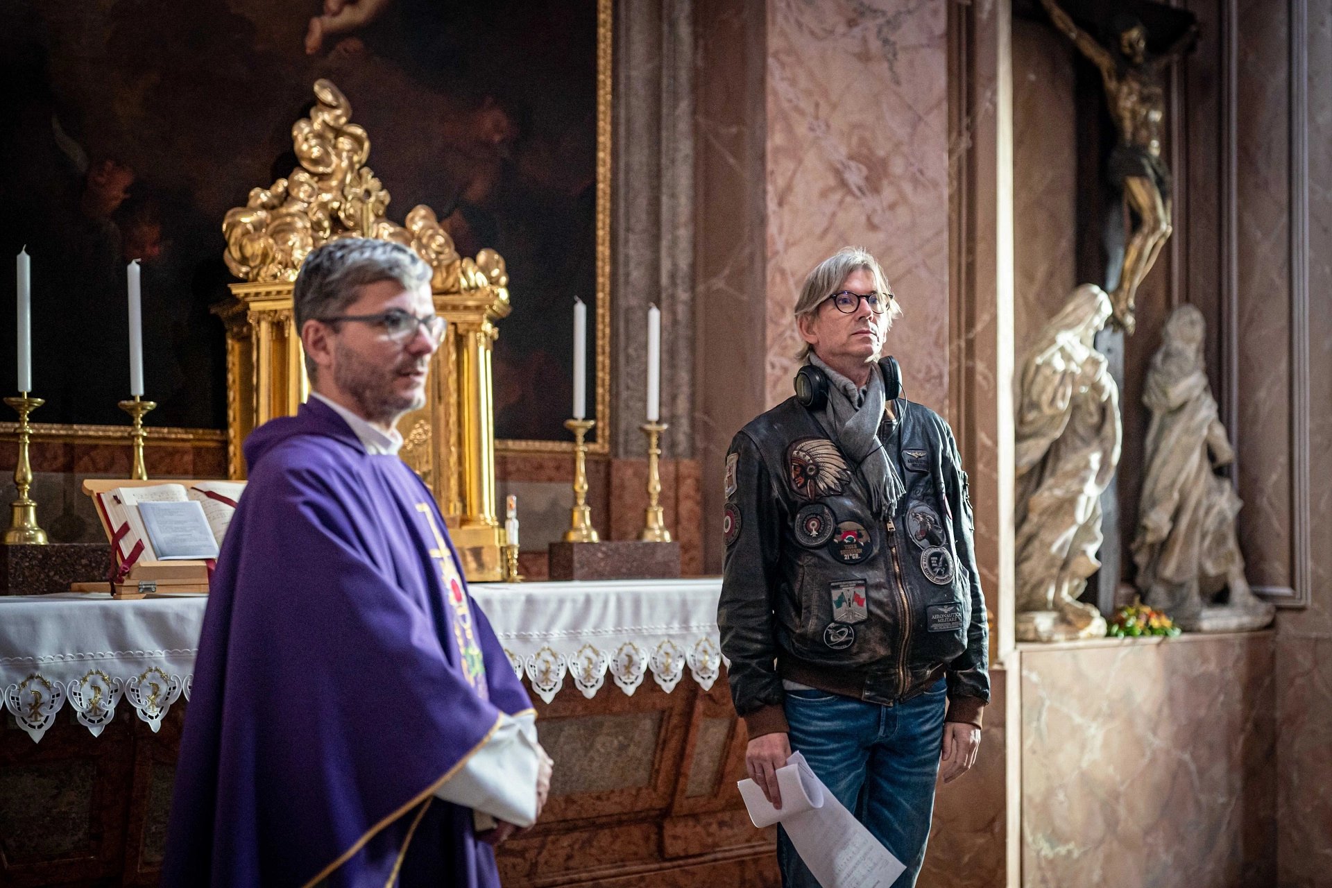 Režisér Jiří Strach při natáčení minisérie Lovec