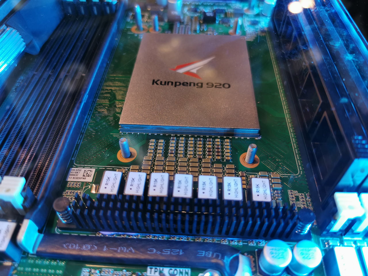 Serverové čipy Ascend 910 a Kunpeng 920 od Huawei