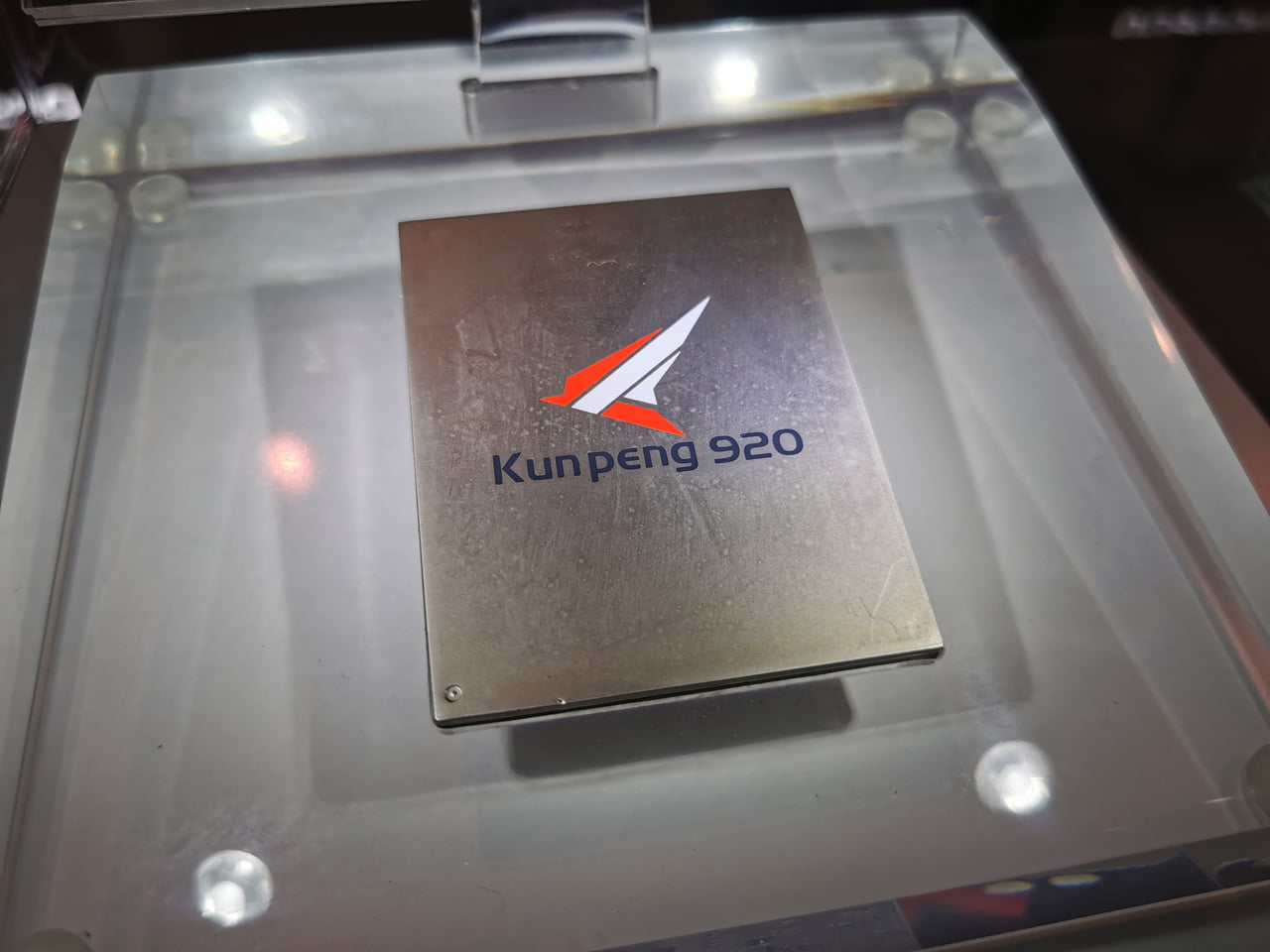 Serverové čipy Ascend 910 a Kunpeng 920 od Huawei