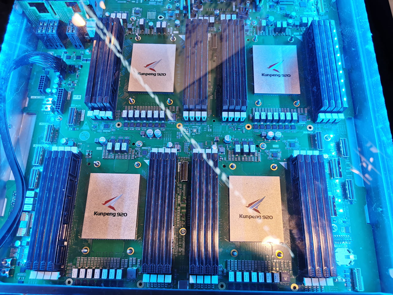 Serverové čipy Ascend 910 a Kunpeng 920 od Huawei