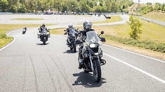 Náhledový obrázek - V motoškole BMW: Oči jsou základ!