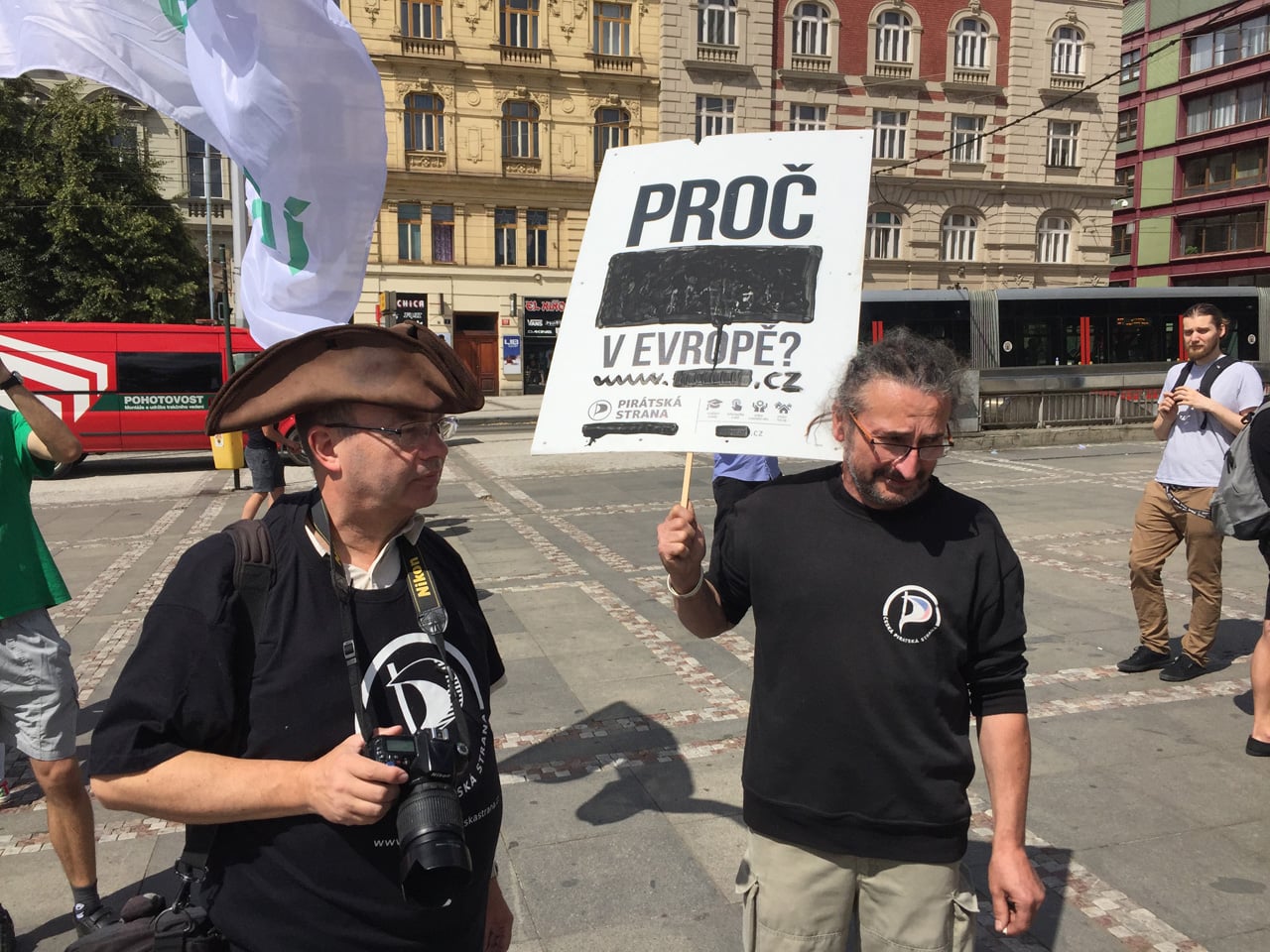 Demonstrace proti reformě copyrightu (články 11 a 13) v Praze