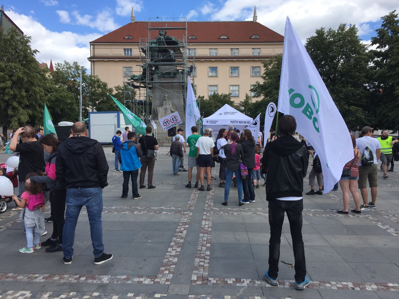 Demonstrace proti reformě copyrightu (články 11 a 13) v Praze