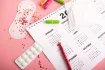 Menstruační bolesti, odborně dysmenorea, jsou velmi individuální záležitost. Zatímco některé ženy cítí jen lehký tlak v podbřišku, u jiných má perioda velmi bolestivý průběh doprovázený silnými křečemi. S bolestmi se přitom potýká až 50 % žen.