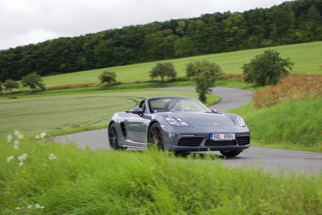 2014-04-porsche-718-boxster-s-2.jpg