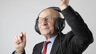 Náhledový obrázek - Zákaz řízení důchodcům. První země stanovila věk, od kterého už lidé nesmí za volant