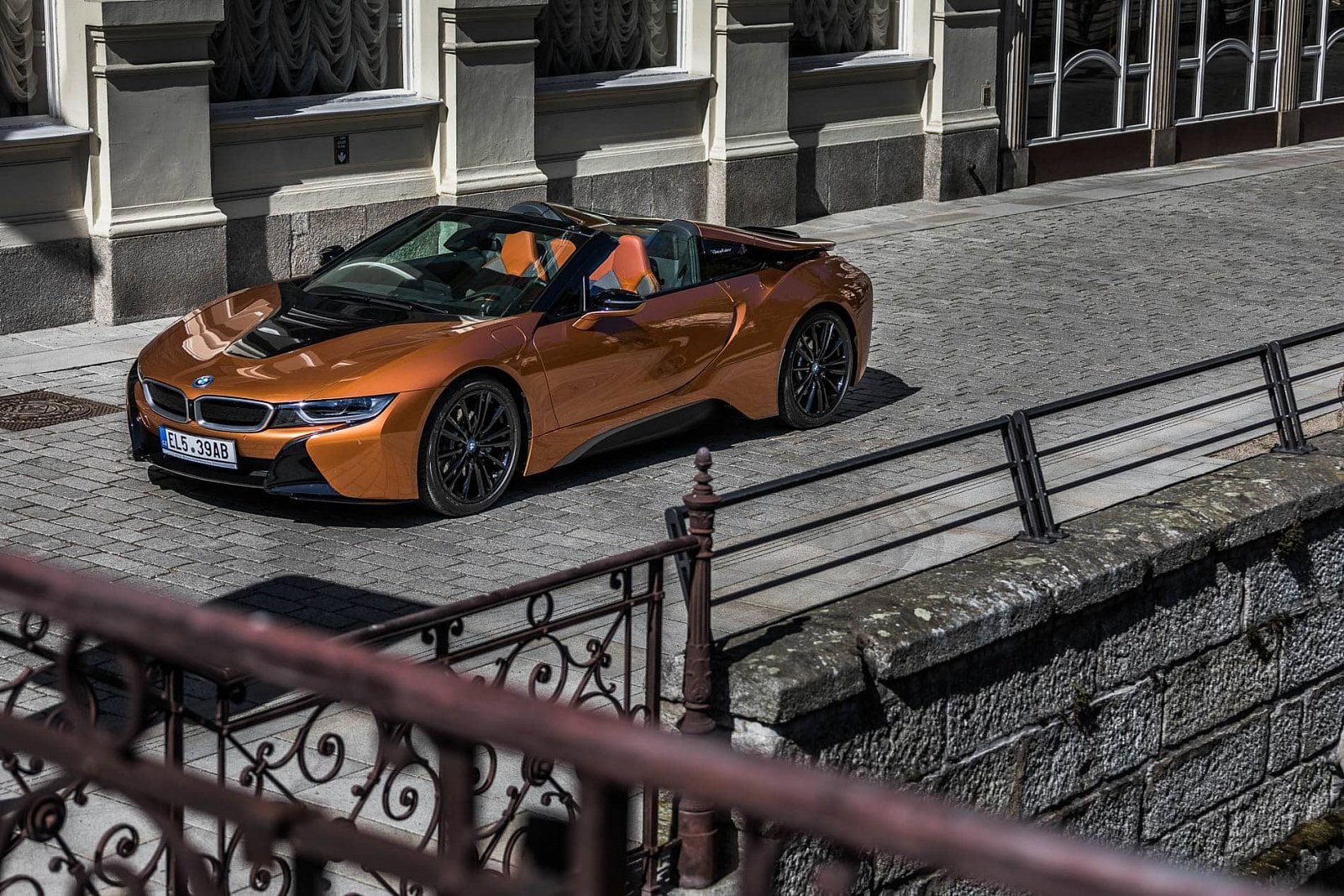 2020-06-bmw-i8-roadster-10.jpg