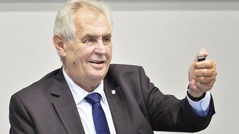 Náhledový obrázek - Zeman nebude muset hlásit setkání s lobbisty. Zařídila to vláda