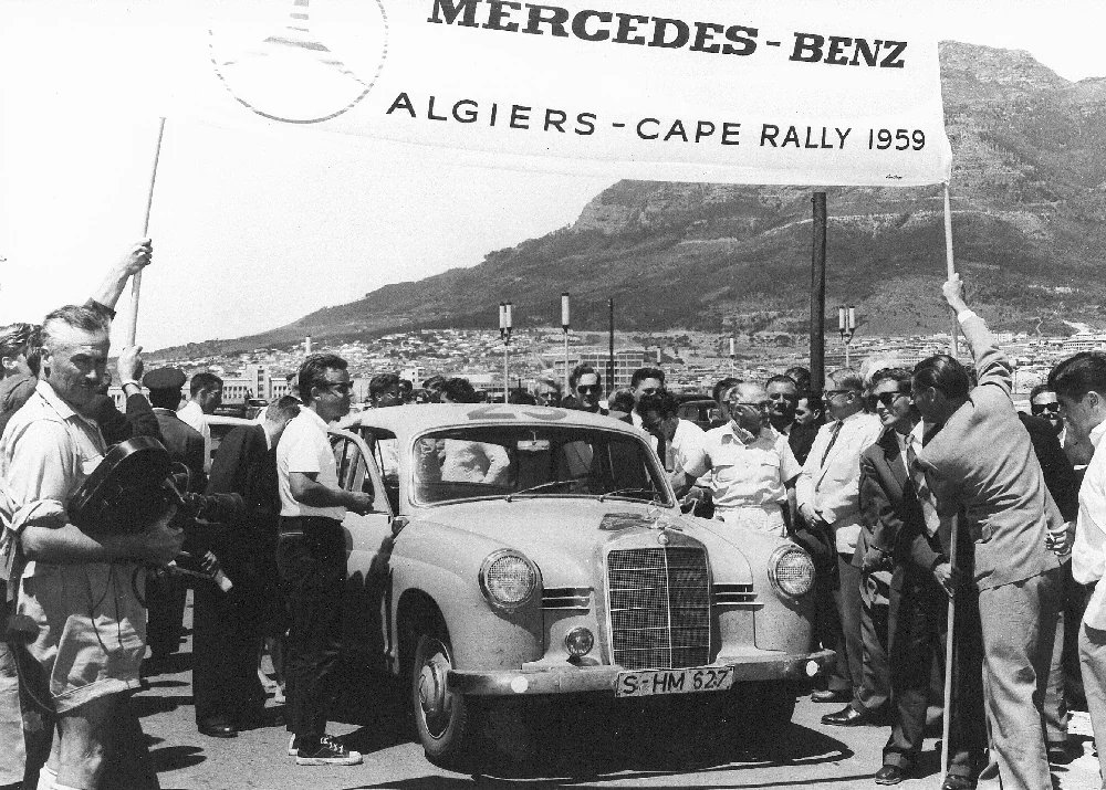 Rallye „Středozemní pobřeží – Kapské Město“: zvítězila posádka Kling/Günzler v Mercedesu-Benz 190 D. Tak jak to tedy bylo s tou lenivostí dieselů?