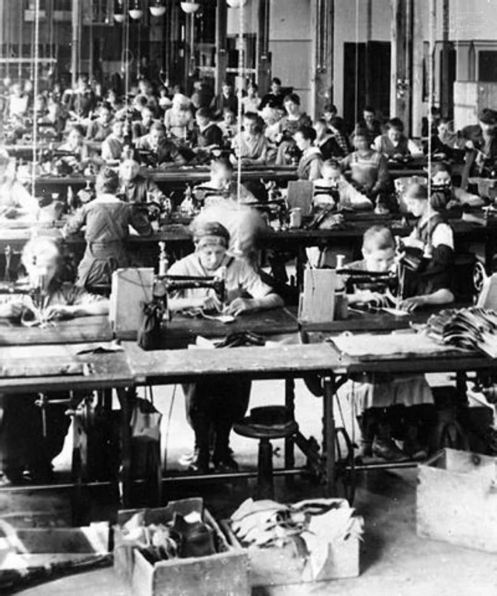 Pohled na výrobu obuvi