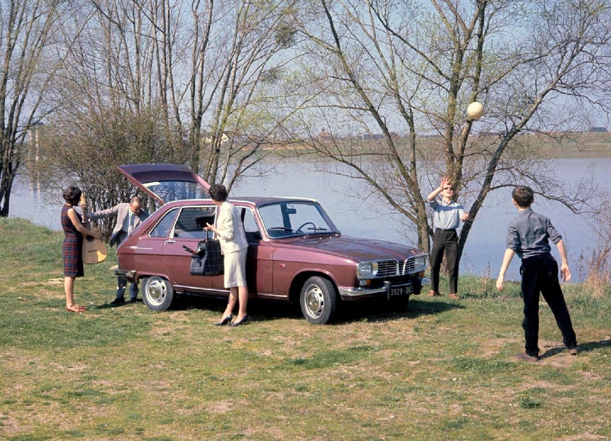 Renault 16 skloubil eleganci sedanů a variabilitu kombíků. Také u nás si našel tisíce ctitelů, velkou nesnází kromě některých nedostatkových náhradních dílů byla koroze