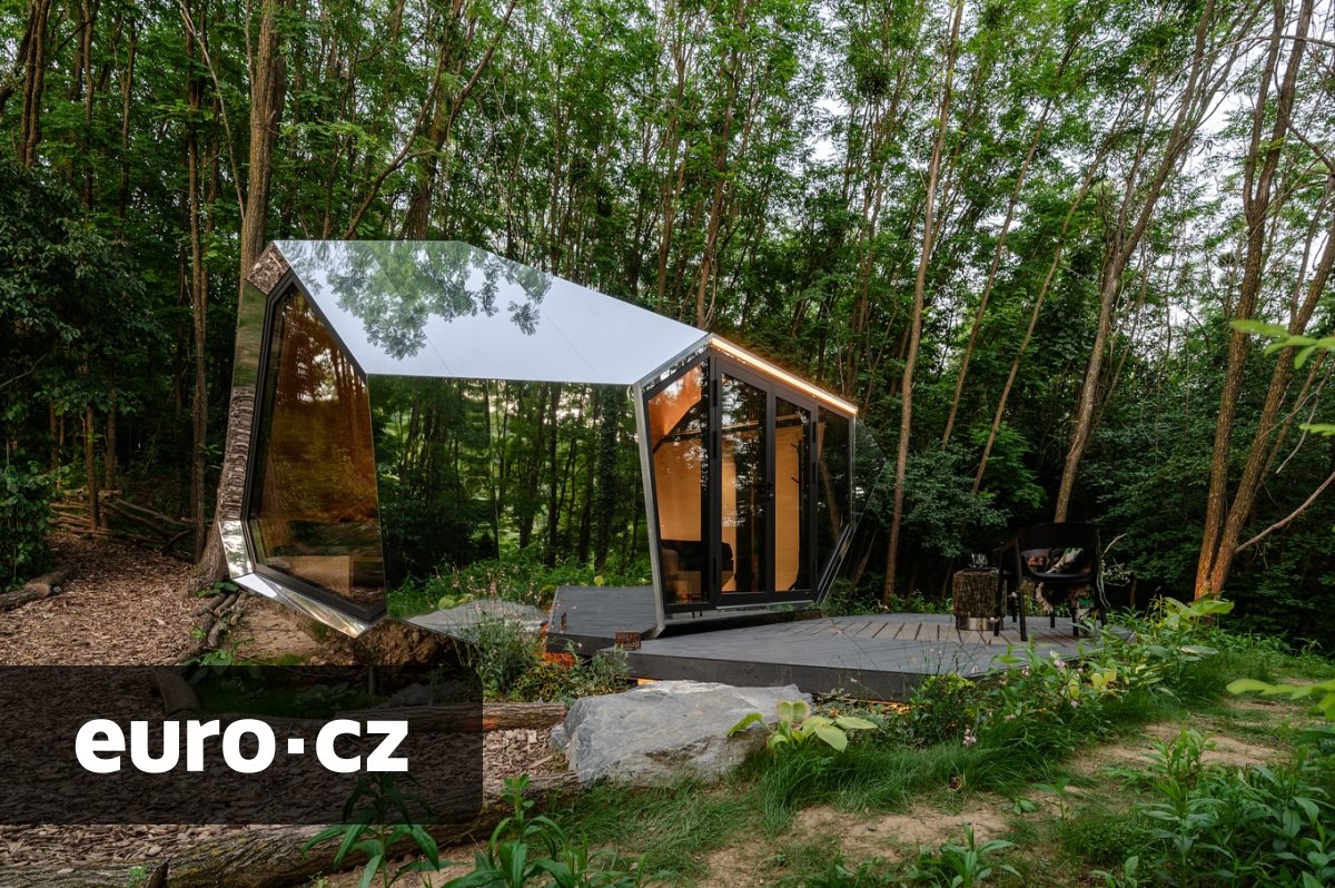Futuristický malý domek, který nabízí nezvyklý luxus. Maďarští architekti navrhli originální bydlení připomínající vesmírnou loď