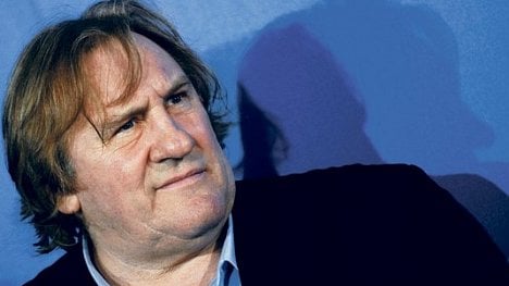 Náhledový obrázek - Depardieu s chutí hraje v ruské frašce o francouzském daňovém exulantovi