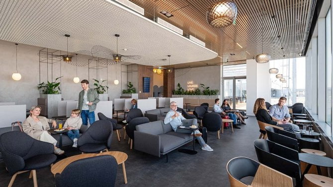 Interiér letištního salonku Erste Premier Lounge.