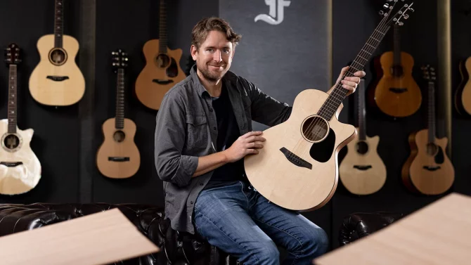 Jako puberťák jsem otci řekl, že v jeho firmě nikdy dělat nebudu, vzpomíná šéf Furch guitars. Teď prodává kytary po celém světě