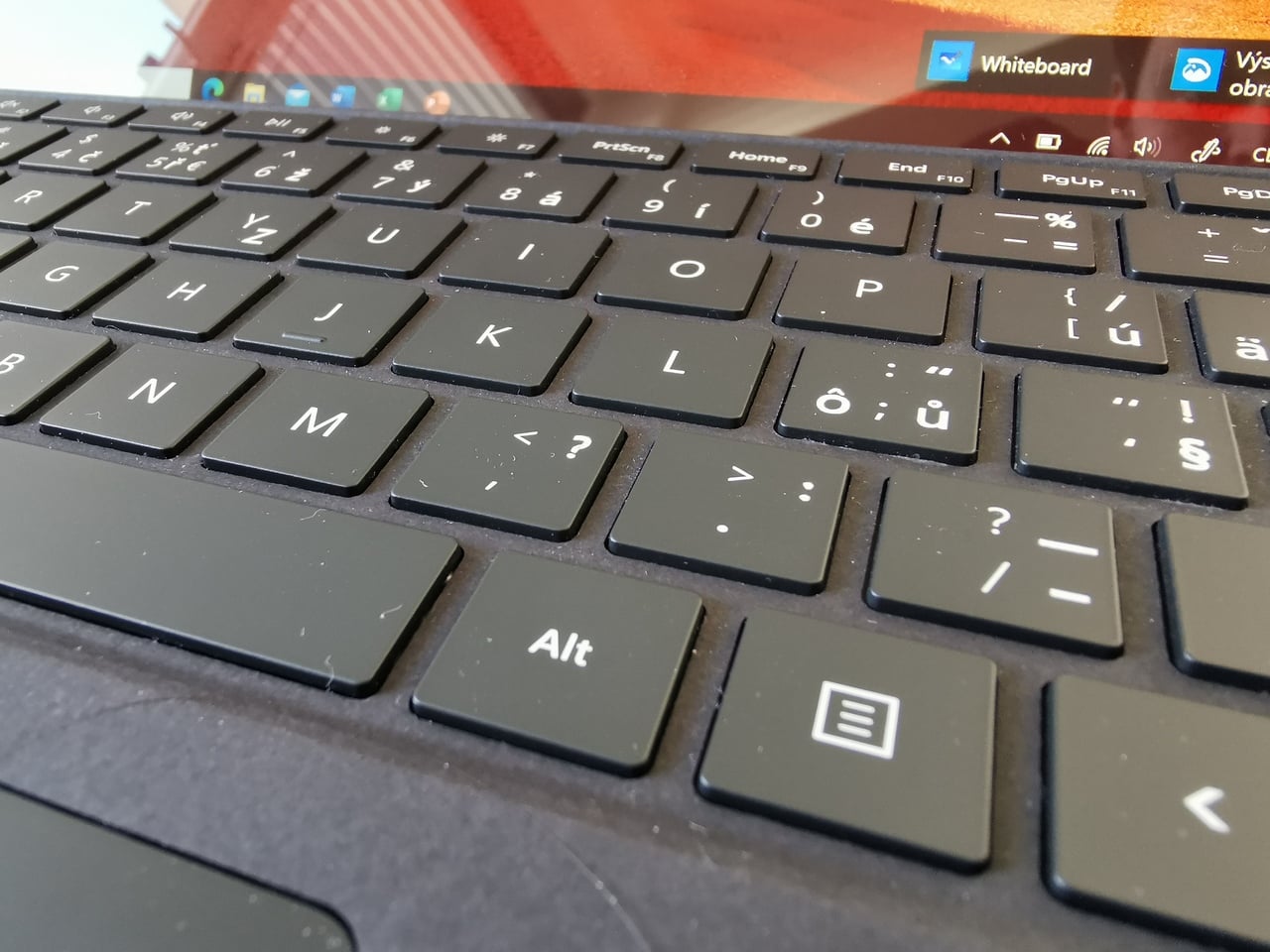 Microsoft Surface Pro X: počítač s Windows 10 a procesorem ARM