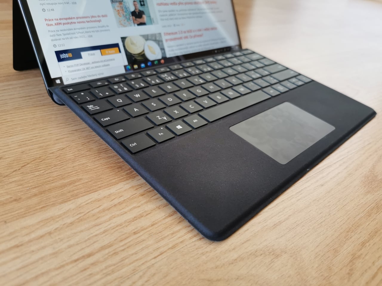 Microsoft Surface Pro X: počítač s Windows 10 a procesorem ARM