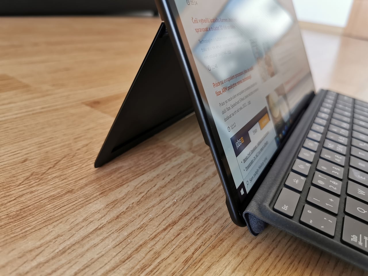 Microsoft Surface Pro X: počítač s Windows 10 a procesorem ARM