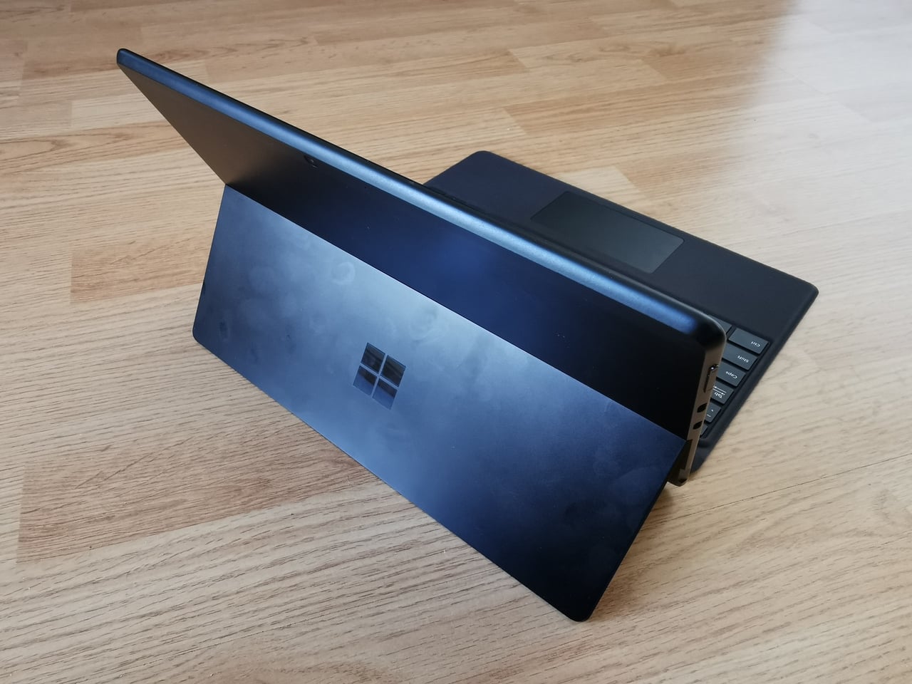 Microsoft Surface Pro X: počítač s Windows 10 a procesorem ARM
