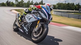 Náhledový obrázek - Za řídítky karbonového BMW HP4 Race: Podmanivá lehkost bytí