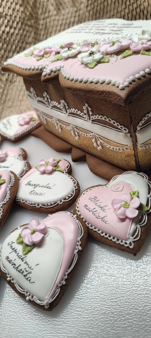 Sada perníčků v perníkové krabičce od Perníčky, medovníčky, gingerbread by Dadul