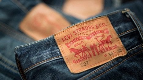 Náhledový obrázek - Nákladný návrat na burzu: zisk Levi Strauss klesl o 62 procent