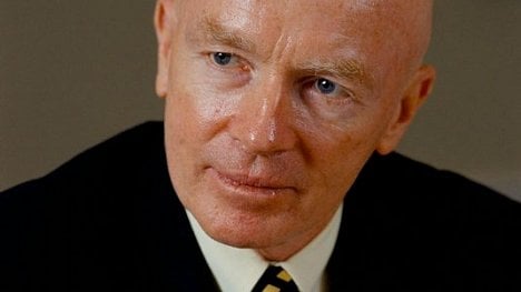 Náhledový obrázek - Mark Mobius: Bankéři euro zneužili