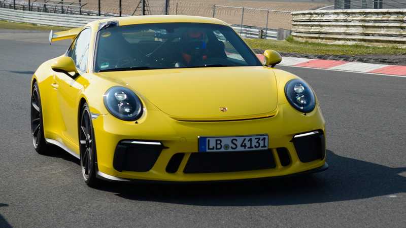 Video: Srovnání nového Porsche 911 GT3 a Ruf CTR na Ringu vám vezme dech