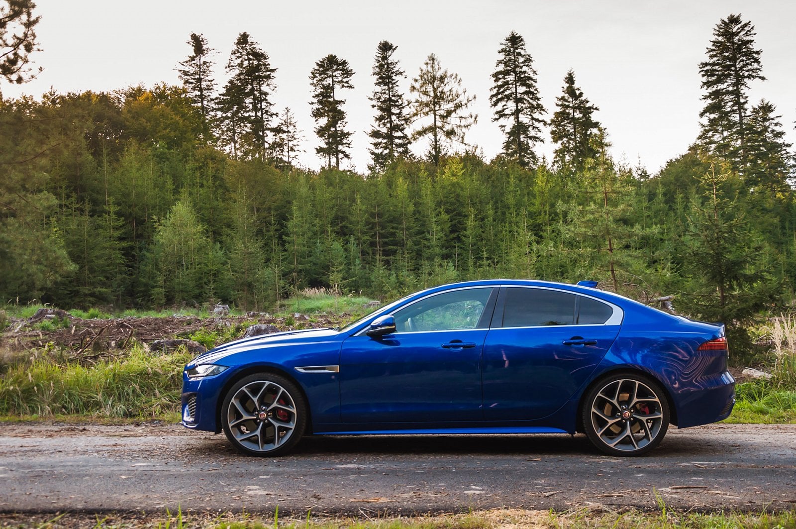 2019-09-Jaguar-XE-P300-AWD-22-of-24.jpg