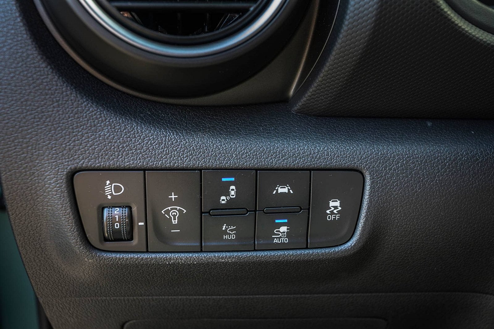 2020-09-aDMB2020_Hyundai-Kona-EV-3568.jpg