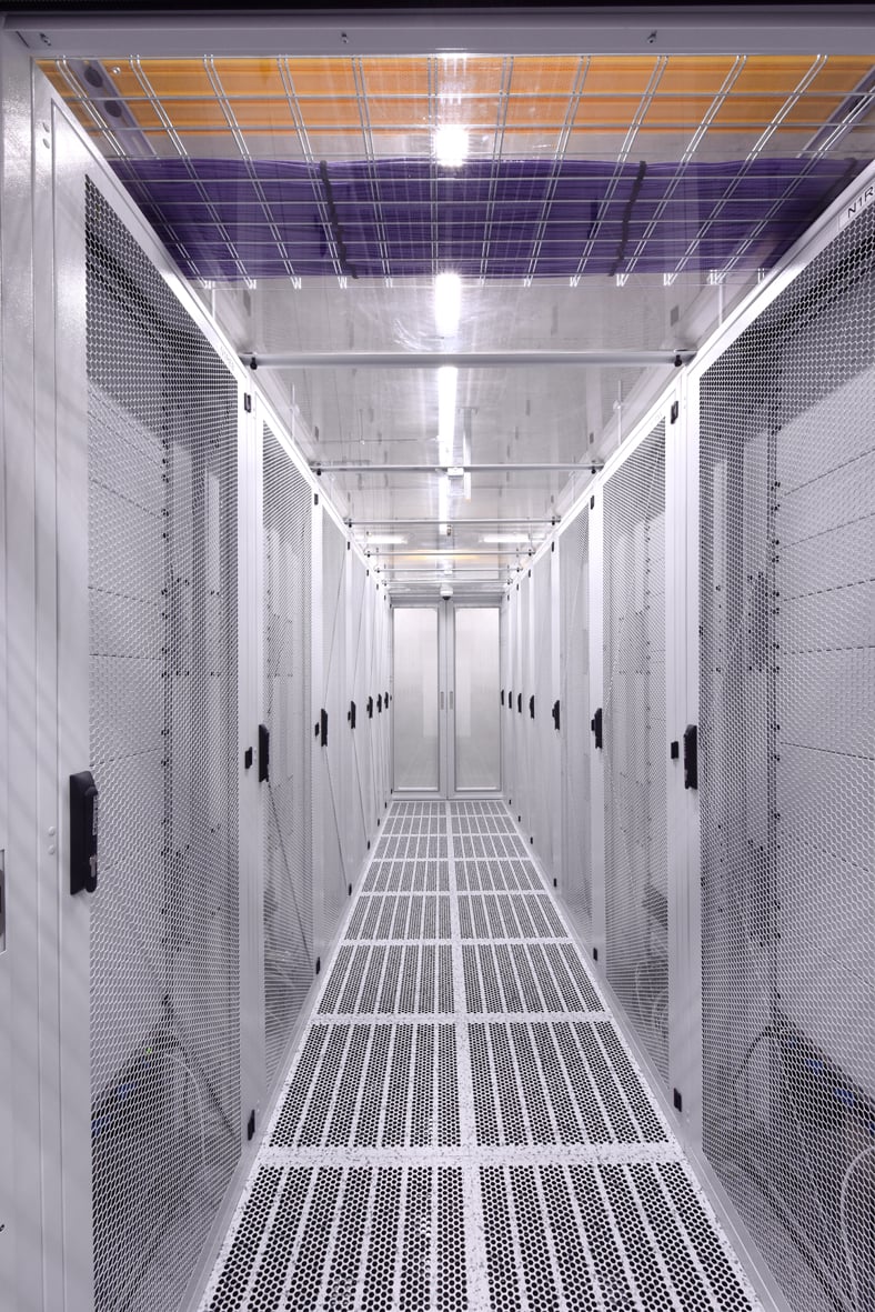 SafeDX, datacentrum Foxconnu a KKCG v Praze u Sazky