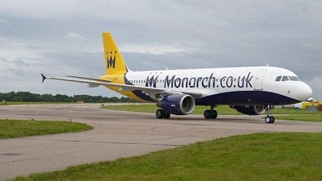 Náhledový obrázek - Britské aerolinky Monarch končí. V zahraničí uvízlo přes sto tisíc cestujících