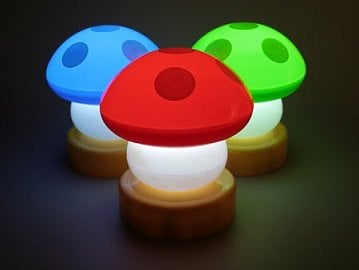 Lampičky v podobě houbiček ze hry Super Mario Bros.