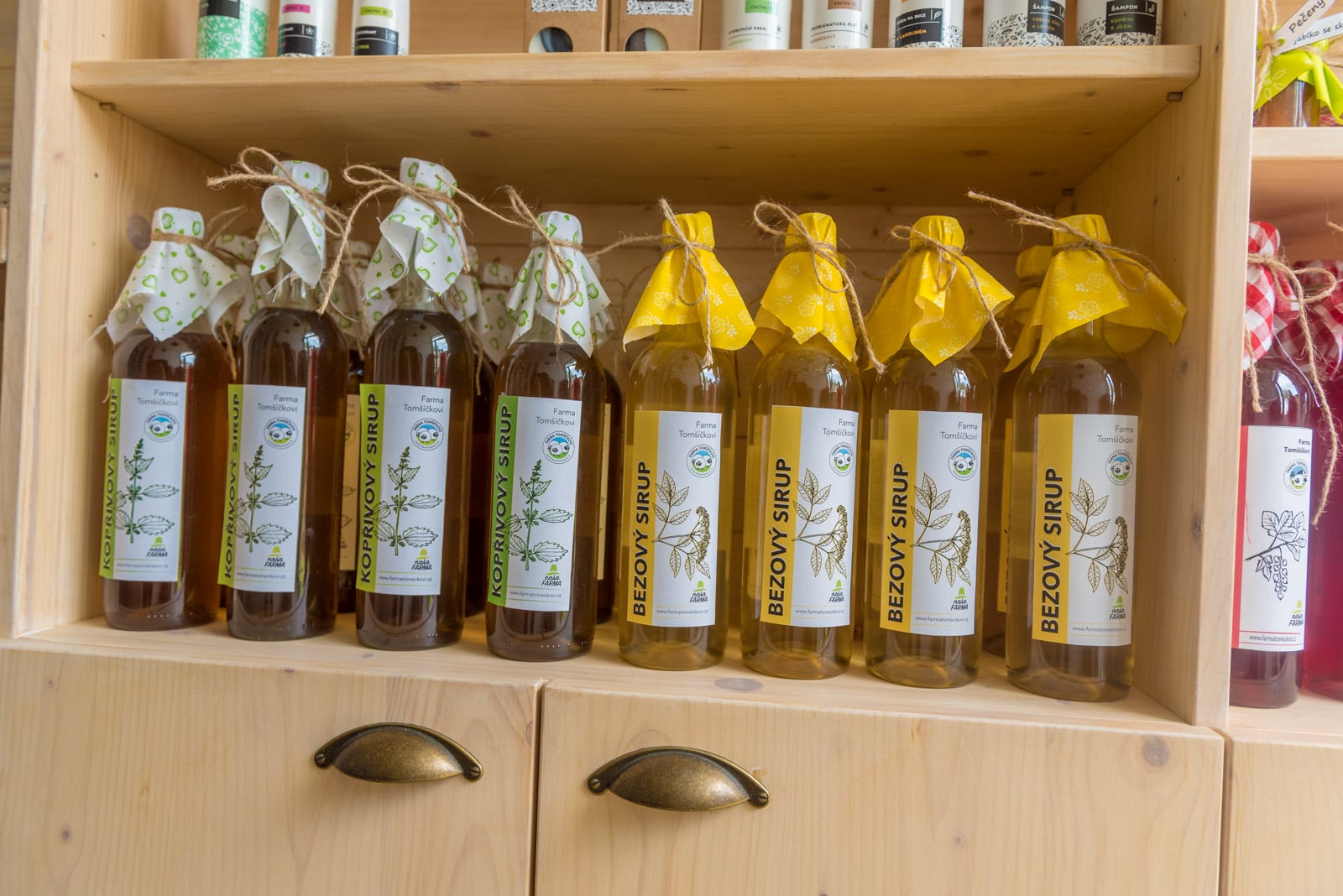 Pohled do nové prodejny výrobků - domácí sirupy
