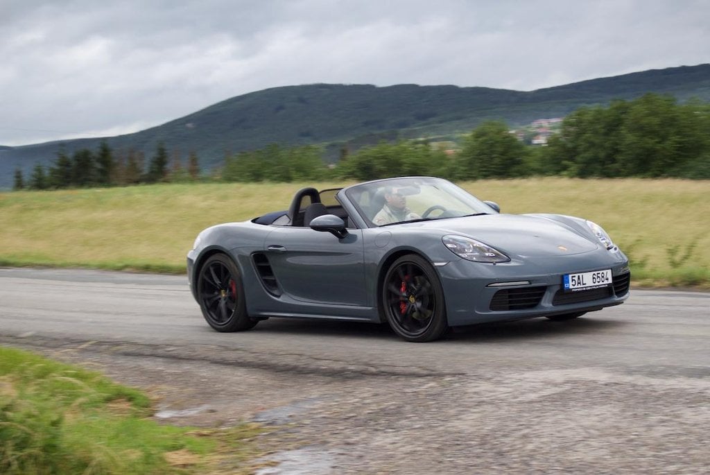 2014-04-porsche-718-boxster-s.jpg