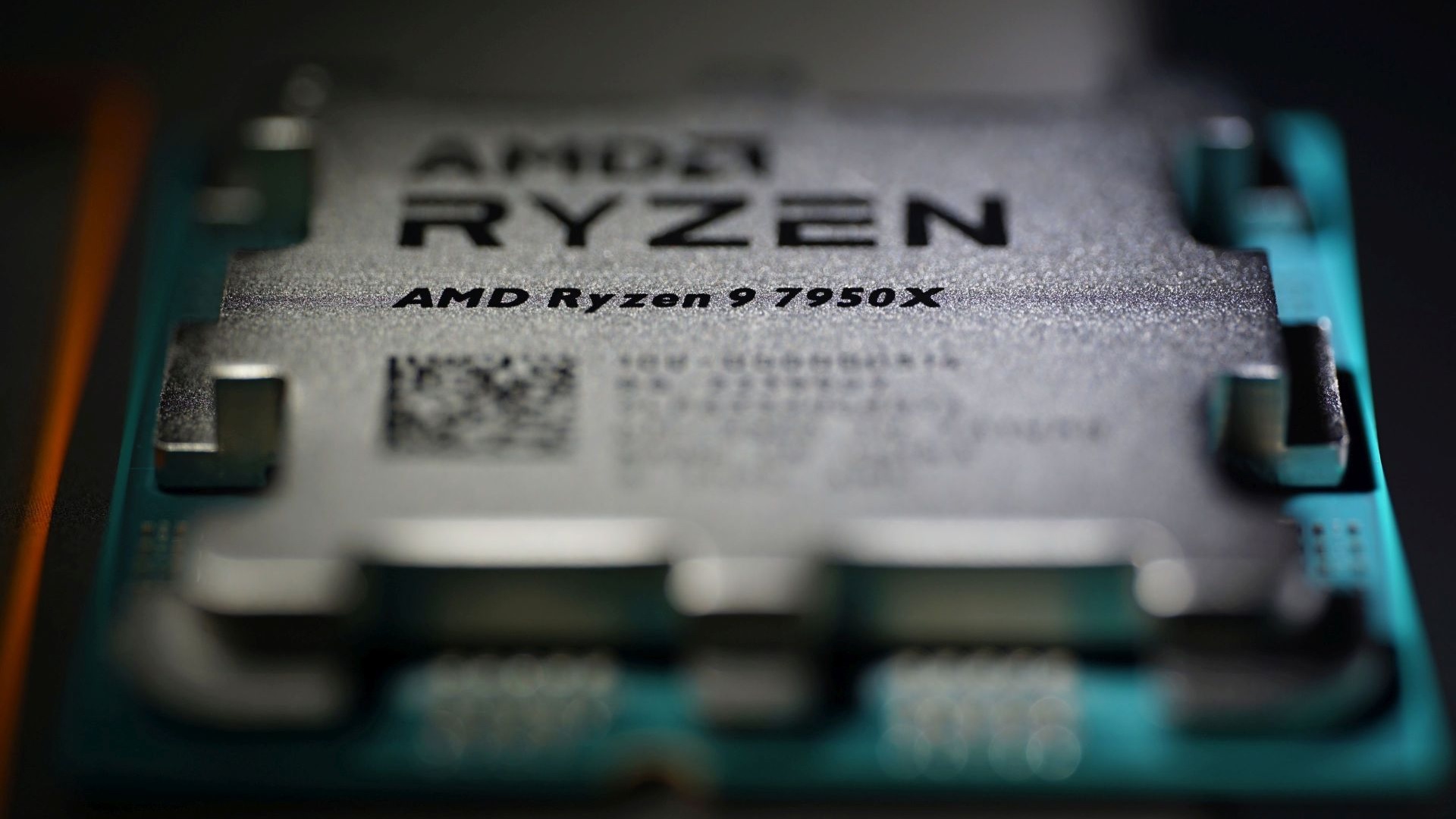 AMD Ryzen 9 7950X