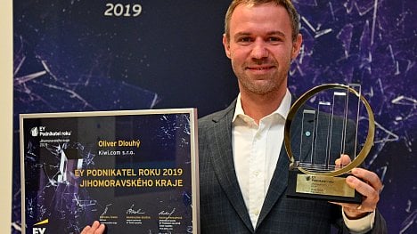 Náhledový obrázek - Ocenění Podnikatel roku získal Oliver Dlouhý, zakladatel úspěšného startupu Kiwi.com