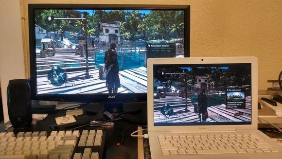  Hrajeme Assassin´s Creed IV: Black Flag na obstarožním MacBooku z roku 2006. Využíváme přitom možnosti streamování, která je součástí produktu Steam, a herní počítač, který zajišťuje vlastní hratelnost této hry