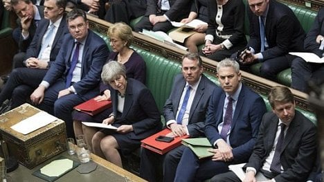 Náhledový obrázek - Britští poslanci posvětili krátký odklad brexitu, druhé referendum odmítli