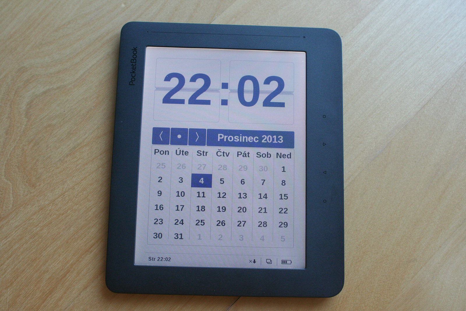 PocketBook Color Lux srovnání s Kindle a iPad