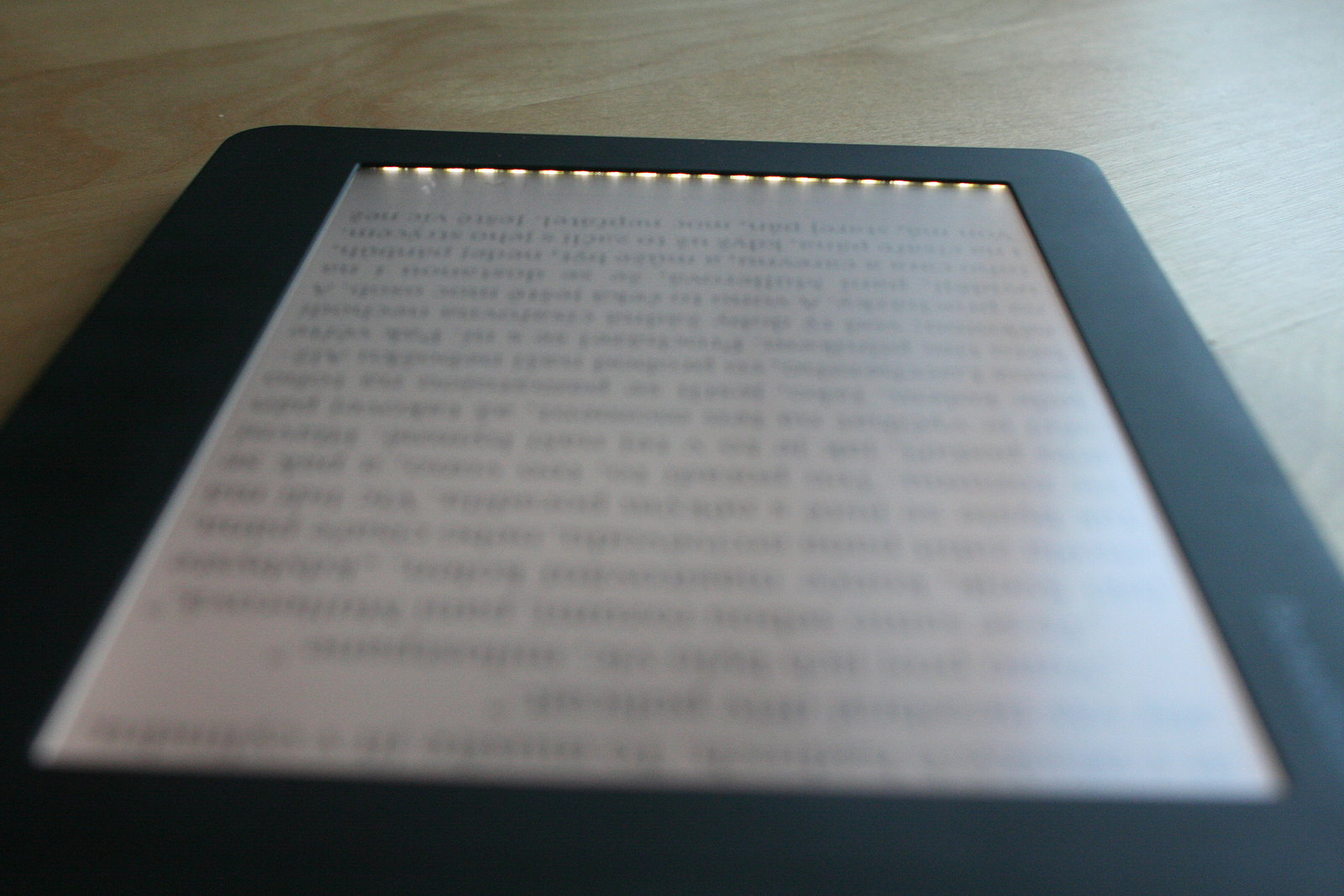 PocketBook Color Lux srovnání s Kindle a iPad