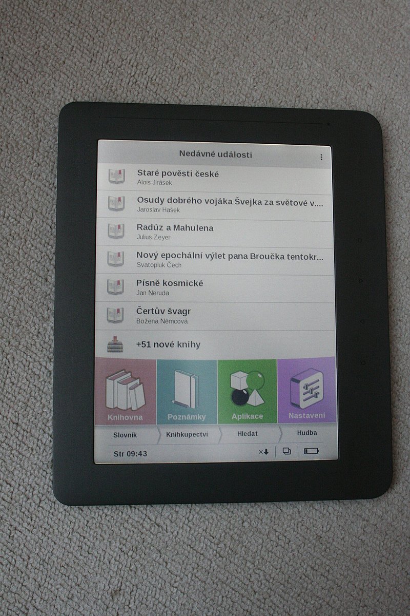 PocketBook Color Lux srovnání s Kindle a iPad